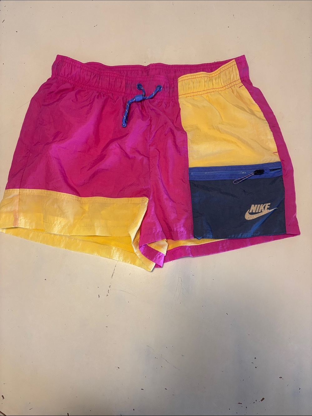 Nike Icon Clash Women’s Shorts Medium - Picture 10 of 12